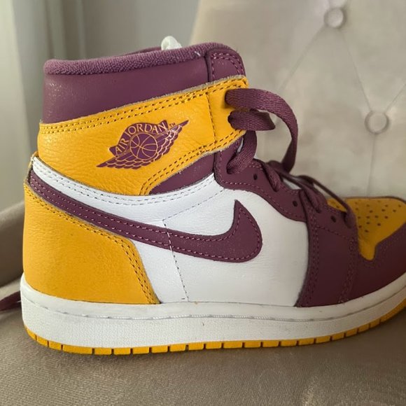 Air Jordan 1 Retro High OG "Brotherhood" - Picture 7 of 10